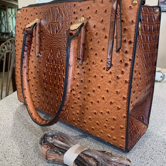 Medium size brown purse - Picture 5 of 6